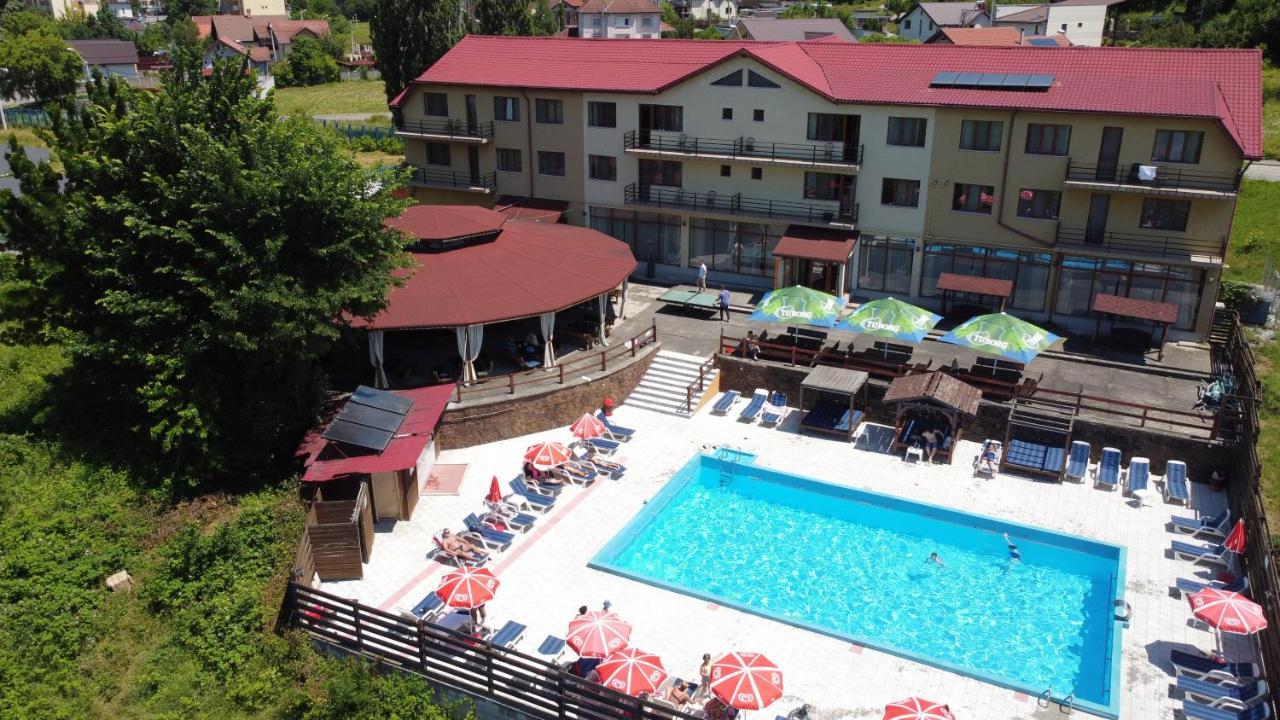 Hostel Restaurant Ciuperca Hunedoara Exterior foto