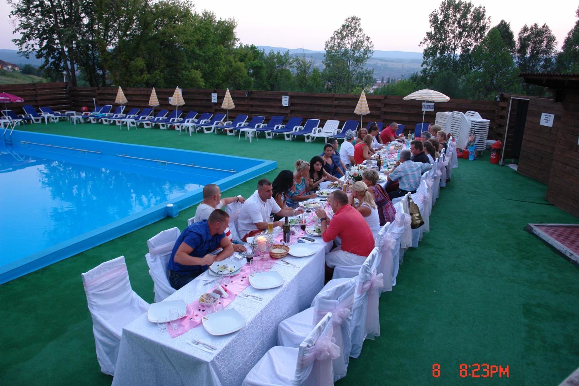 Hostel Restaurant Ciuperca Hunedoara Instalações foto